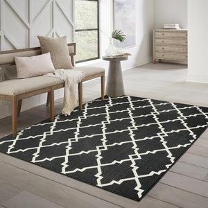 HomeRoots 5' Black and Ivory Area Rug – Elegant Indoor Outdoor Style, Durable, Easy Care for Versatile Spaces 7'10" Round 389536