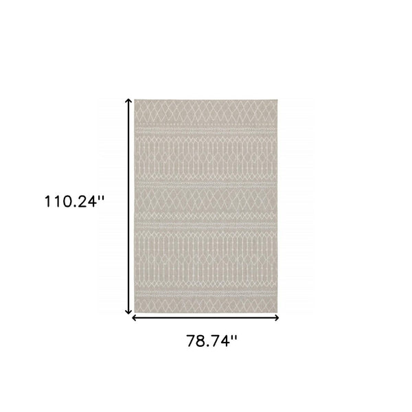 HomeRoots 7' Contemporary Gray and Ivory Geometric Area Rug for Indoor/Outdoor Spaces - Durable Design 6'7" x 9'2" 389540