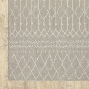 HomeRoots 7' Contemporary Gray and Ivory Geometric Area Rug for Indoor/Outdoor Spaces - Durable Design 7'10" x 10' 389541