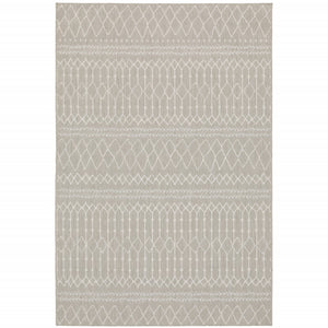 Homeroots 10' X 13' Gray And Ivory Indoor Outdoor Area Rug  Polypropylene 389542