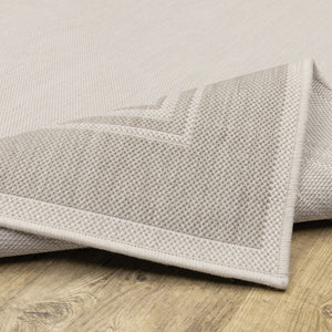 HomeRoots 7' Elegant Gray and Ivory Indoor Outdoor Area Rug - Durable, Low-Maintenance Design for Any Space 6'7" x 9'2" 389545