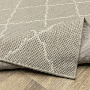 HomeRoots 7' Gray and Ivory Indoor Outdoor Area Rug - Durable, Stylish, Low-Profile Design for Any Space 6'7" x 9'2" 389550