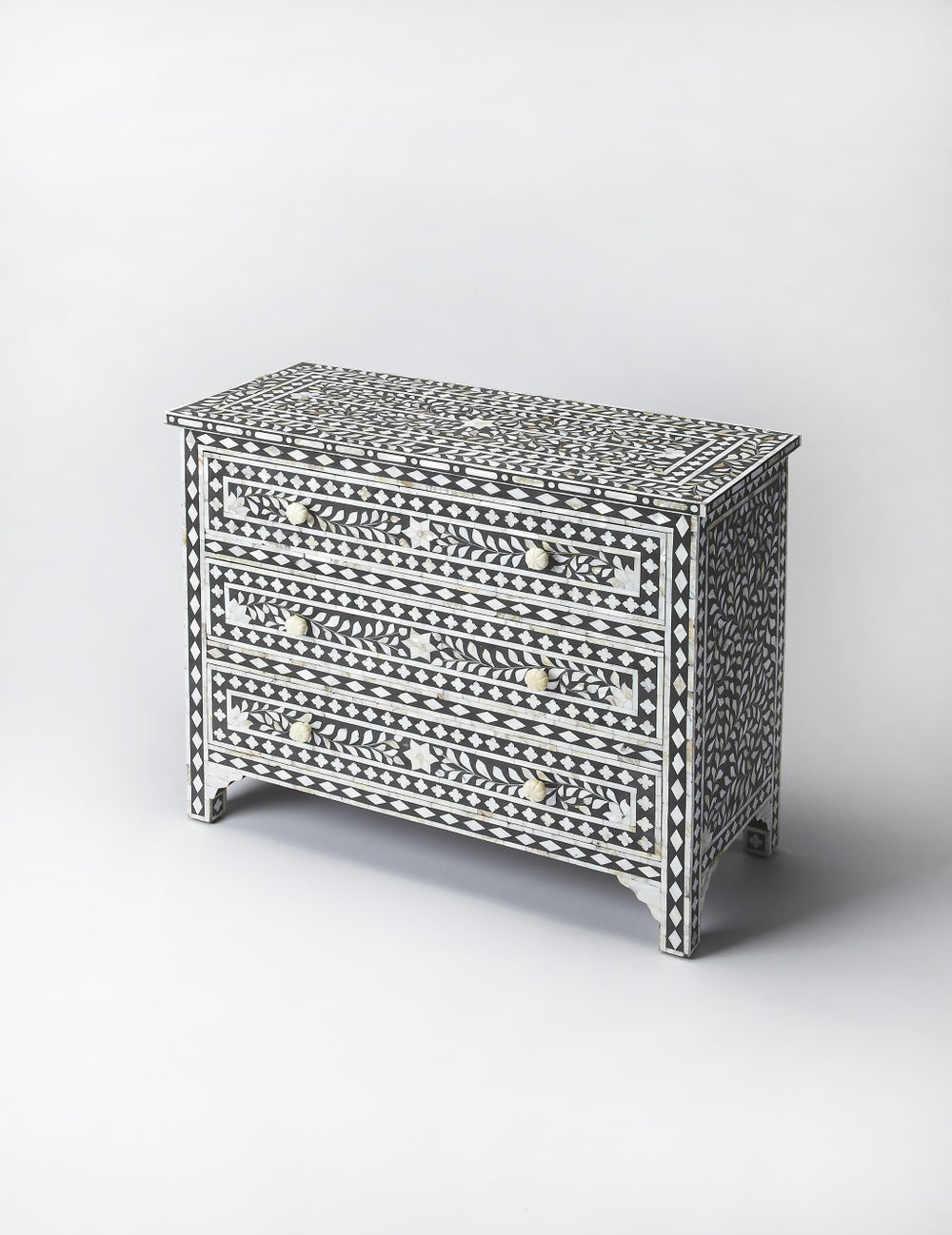 Homeroots 36" Black Manufactured Wood Three Drawer Chest  Manufactured Wood 389730