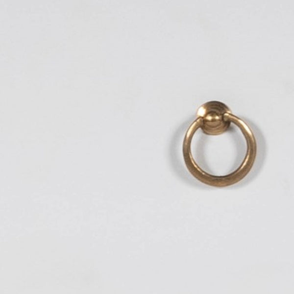 Homeroots 28" White Solid Wood Three Drawer Dresser  Solid Wood 389785