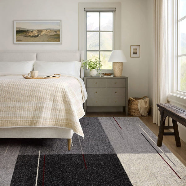 HomeRoots 4' Modern Geometric Area Rug - Stylish Gray Design with Plush High Pile for High-Traffic Spaces 4x6 390318