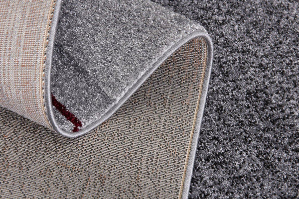 HomeRoots 4' Modern Geometric Area Rug - Stylish Gray Design with Plush High Pile for High-Traffic Spaces 5x8 390320
