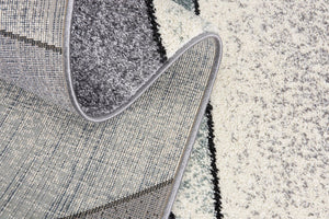 HomeRoots 4' Modern Gray and Blue Prism Pattern Area Rug – Durable, Stylish, and Ideal for High-Traffic Spaces 4x6 390328