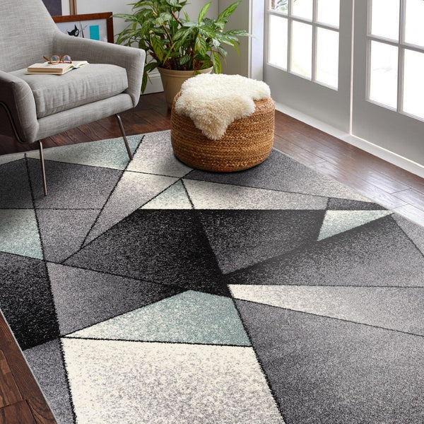 HomeRoots 4' Modern Gray and Blue Prism Pattern Area Rug – Durable, Stylish, and Ideal for High-Traffic Spaces 7x10 390331