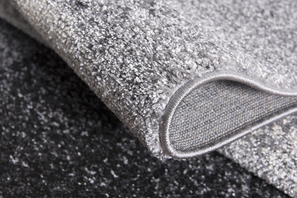 Homeroots 5' X 8' Gray Modern Geometric Area Rug  Polyester 390340