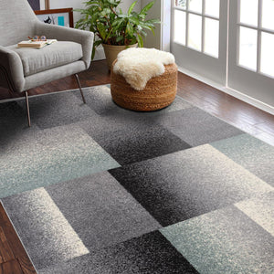 Homeroots 5' X 8' Gray Modern Geometric Area Rug  Polyester 390340