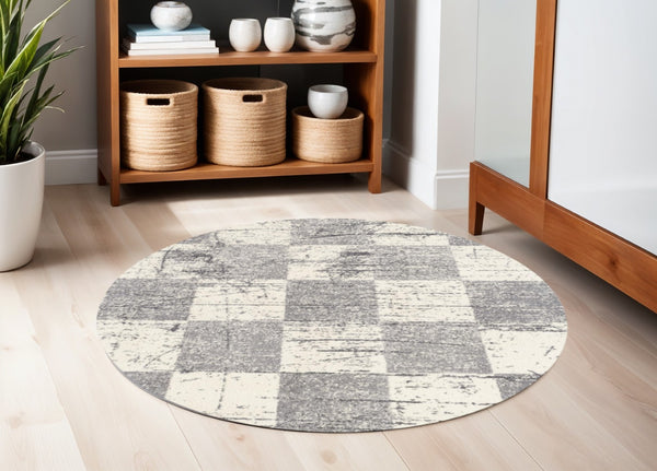 HomeRoots 4' Timeless White and Gray Checkered Area Rug for Stylish Living Spaces, Soft, Durable, and Versatile 5' Round Round 390344