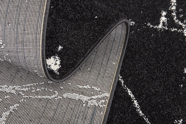 Homeroots 5' X 8' Black And White Abstract Breakage Area Rug  Polyester 390350