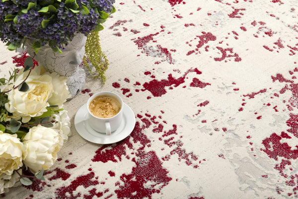 HomeRoots 4' Red Abstract Dhurrie Area Rug - Plush, Modern Design for Cozy Living Spaces and Elegant Style 8' X 10' 390526
