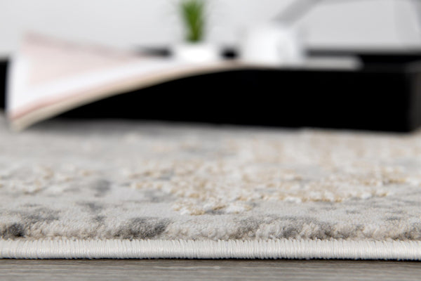 Homeroots 5' X 7' Gray And Ivory Abstract Dhurrie Area Rug  Polypropylene 390614