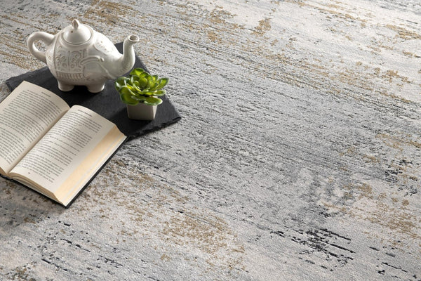 HomeRoots 2' Modern Distressed Strokes Runner Rug - Elegant Abstract Design for Hallways & Living Spaces 4x6 391748