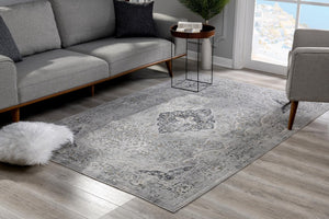 HomeRoots 4' Grey Oriental Area Rug - Timeless Elegance and Cozy Comfort for Living Rooms and Bedrooms 5' X 8' 391792