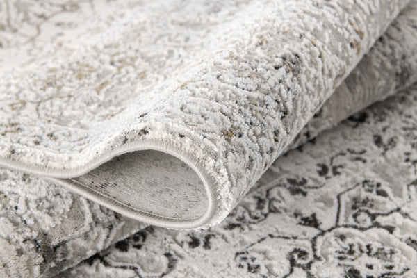 HomeRoots 4' Beige Oriental Area Rug - Timeless, Durable Design for Living Rooms, Entryways, and More 4' X 6' 391805