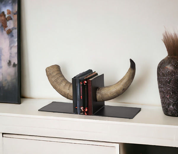 Homeroots Set Of Two 6" Brown And Black Ceramic Horn Decorative Bookends  Ceramic 392132