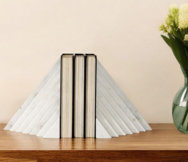 Homeroots 3d Modern Stepped Triangle Marble Bookends  Polyresin 392144