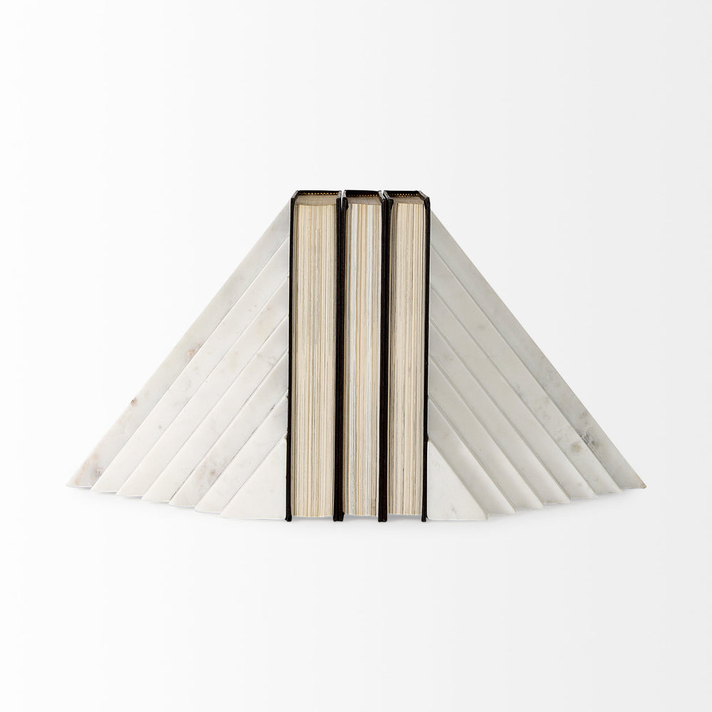 Homeroots 3d Modern Stepped Triangle Marble Bookends  Polyresin 392144