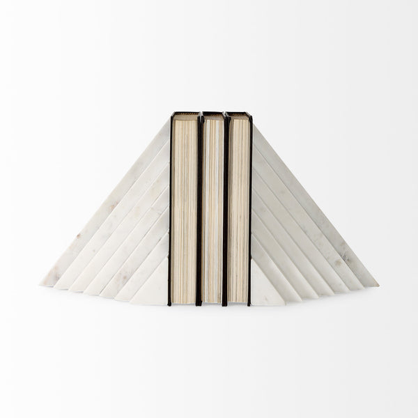 Homeroots 3d Modern Stepped Triangle Marble Bookends  Polyresin 392144