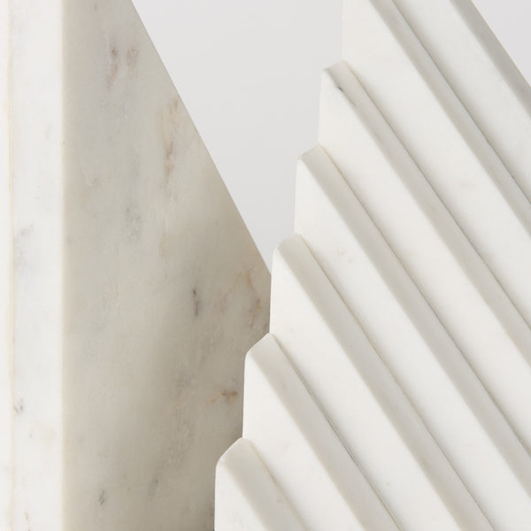 Homeroots 3d Modern Stepped Triangle Marble Bookends  Polyresin 392144