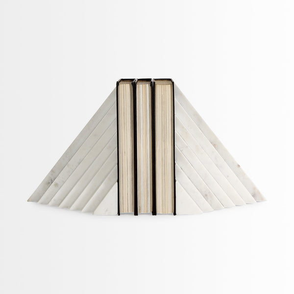 Homeroots 3d Modern Stepped Triangle Marble Bookends  Polyresin 392144