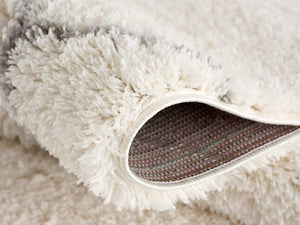 Homeroots 4' X 6' Ivory Modern Uneven Lattice Area Rug  Polyester 392337