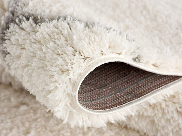 Homeroots 7' X 9' Ivory Modern Uneven Lattice Area Rug  Polyester 392339