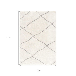 HomeRoots 5' Modern Ivory Lattice Area Rug - Plush Comfort and Contemporary Style for Any Space 7' X 9' 392339