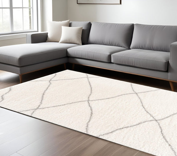 HomeRoots 5' Modern Ivory Lattice Area Rug - Plush Comfort and Contemporary Style for Any Space 8' X 11' 392340