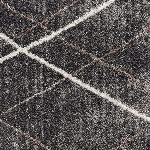 HomeRoots 5' Modern Distressed Area Rug in Gray and Beige – Stylish Soft Texture for High-Traffic Spaces 7' X 9' 392344