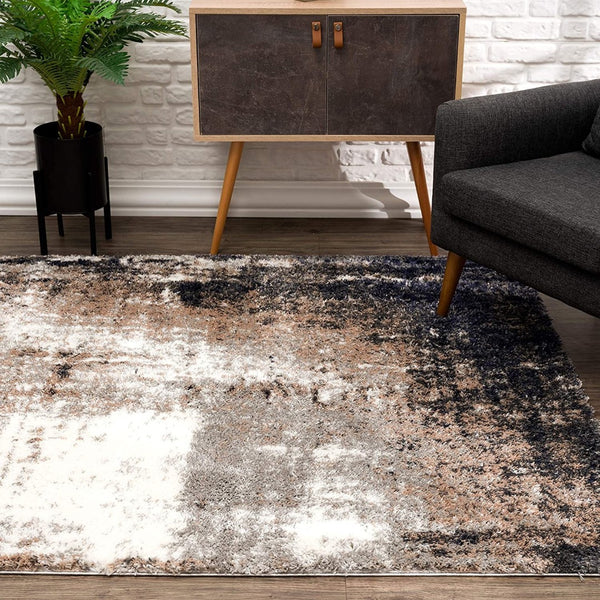 HomeRoots 5' Ivory and Navy Retro Modern Area Rug - Plush, Distressed Design for Cozy Living Spaces 5' X 8' 392348