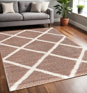 HomeRoots 5' Beige Geometric Area Rug - Modern Turkish Craftsmanship for Stylish, High-Traffic Spaces 5' X 8' 392358