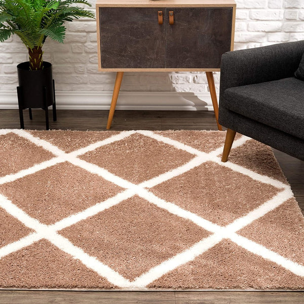 HomeRoots 5' Beige Geometric Area Rug - Modern Turkish Craftsmanship for Stylish, High-Traffic Spaces 5' X 8' 392358