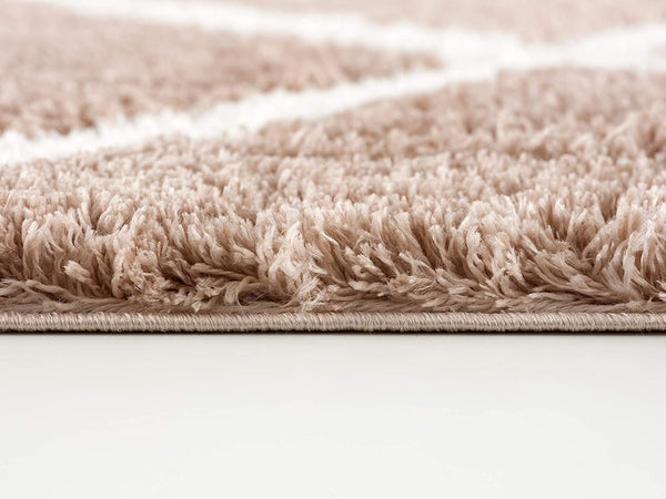HomeRoots 5' Beige Geometric Area Rug - Modern Turkish Craftsmanship for Stylish, High-Traffic Spaces 5' X 8' 392358