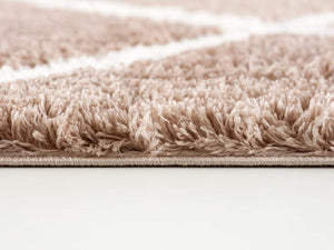 HomeRoots 5' Beige Geometric Area Rug - Modern Turkish Craftsmanship for Stylish, High-Traffic Spaces 7' X 9' 392359