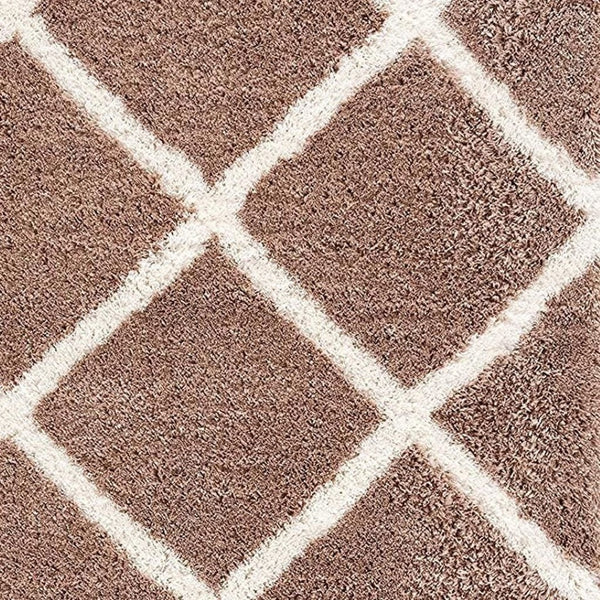 HomeRoots 5' Beige Geometric Area Rug - Modern Turkish Craftsmanship for Stylish, High-Traffic Spaces 7' X 9' 392359