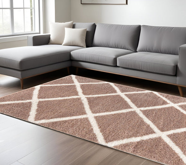 HomeRoots 5' Beige Geometric Area Rug - Modern Turkish Craftsmanship for Stylish, High-Traffic Spaces 8' X 11' 392360