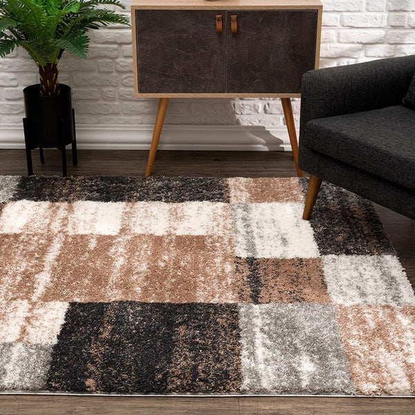 HomeRoots 5' Beige Modern Blocks Area Rug - Stylish Abstract Design, Plush Comfort for Any Room Décor 7' X 9' 392364