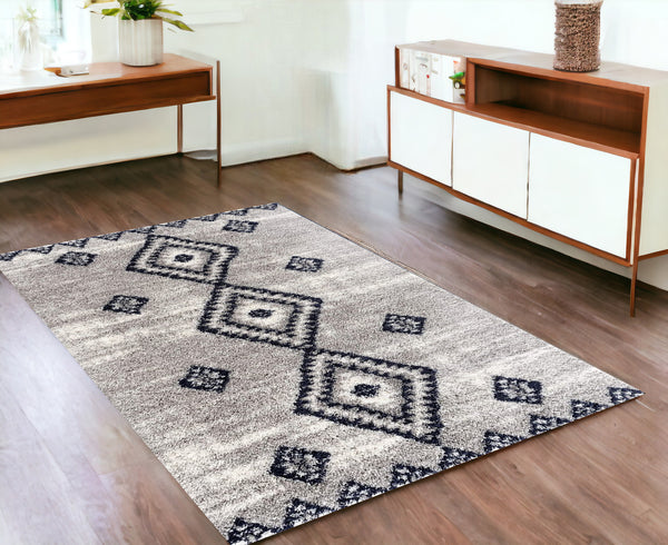 Homeroots 4' X 6' Gray And Navy Boho Chic Area Rug  Polyester 392372