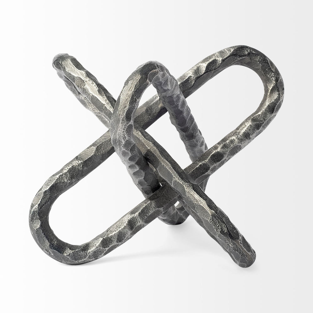 Homeroots Silver Metal Chain Link Sculpture  Metal 392426