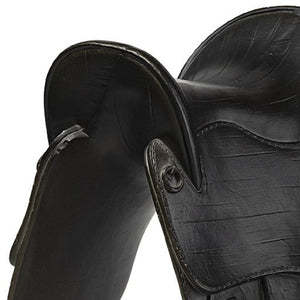 Homeroots Black English Horse Saddle Sculpture  Metal 392468