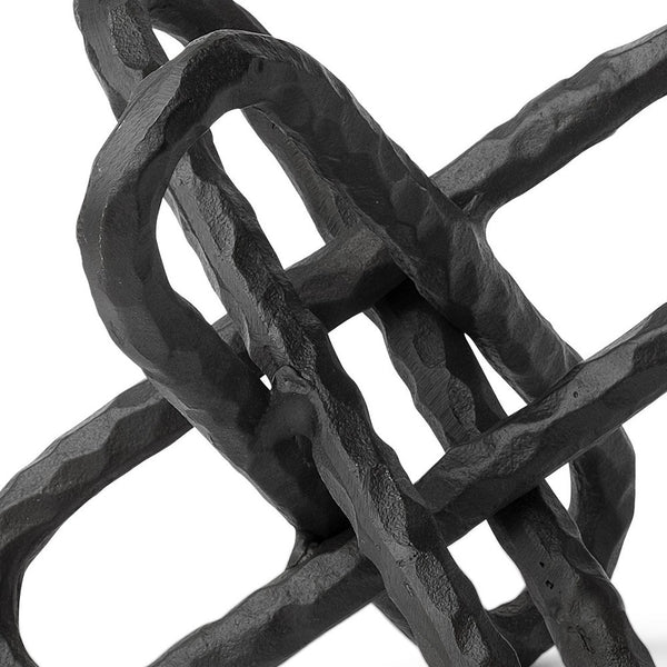 Homeroots 10" Black Metal Chain Link Tabletop Sculpture  Metal 392514