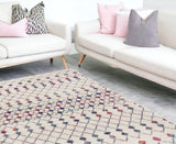 Homeroots 7' X 10' White Modern Geometric Grid Area Rug  Polypropylene 393091