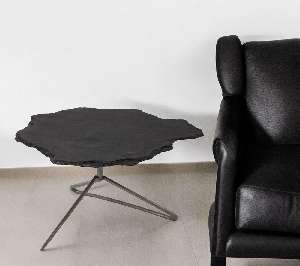 Homeroots 33" Black Metal Round Coffee Table   393164