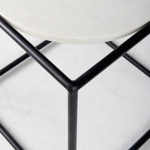 Homeroots 22" Black Marble Round End Table   393200