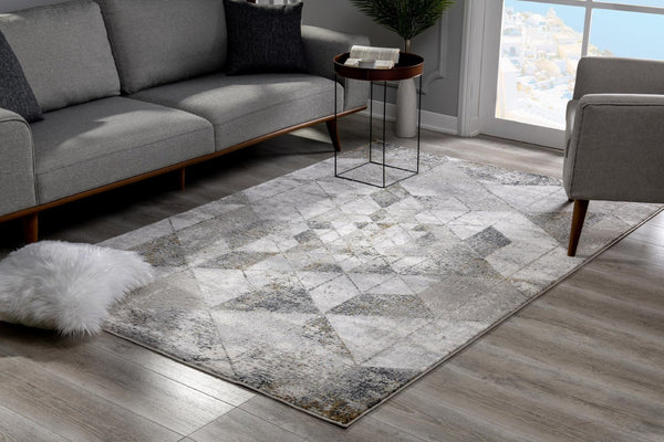 HomeRoots 4' Modern Gray and Ivory Abstract Area Rug - Power Loomed Viscose for Cozy, Stylish Home Decor 4' X 6' 393219