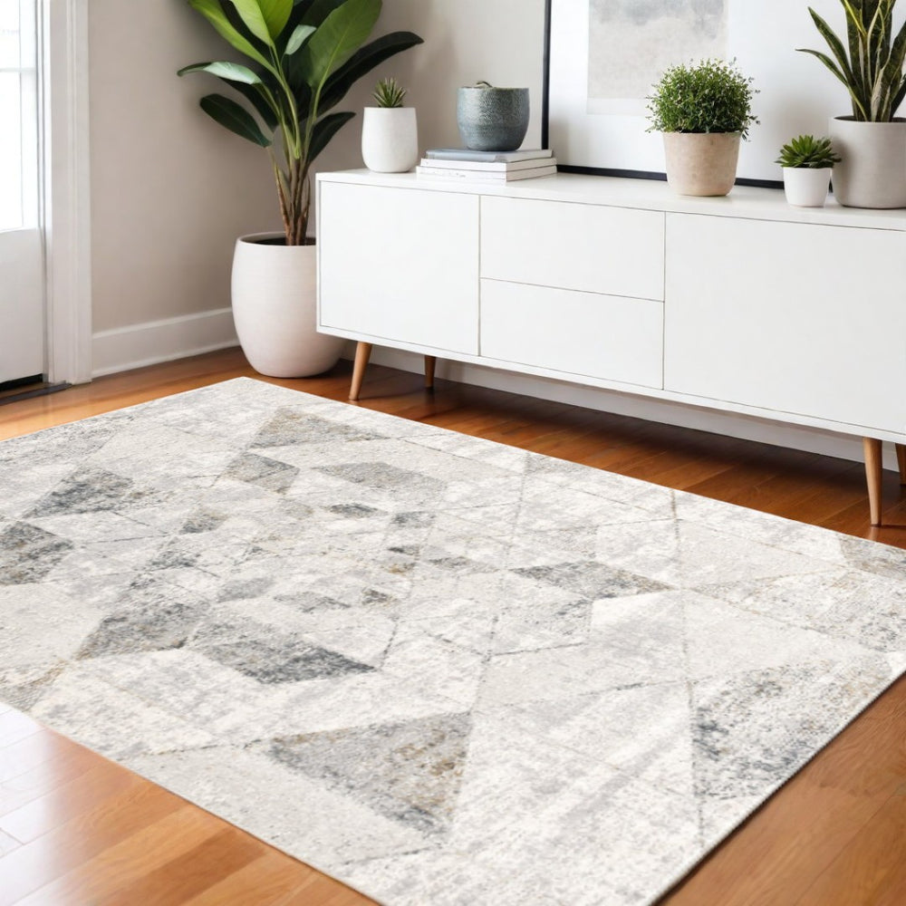HomeRoots 4' Modern Gray and Ivory Abstract Area Rug - Power Loomed Viscose for Cozy, Stylish Home Decor 4' X 6' 393219