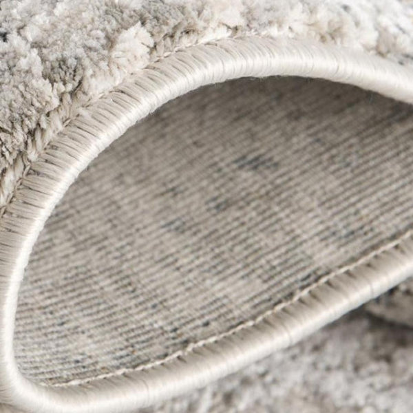 HomeRoots 4' Elegant Gray and Ivory Abstract Area Rug - Contemporary Power Loom Design for Stylish Homes 4' X 6' 393223